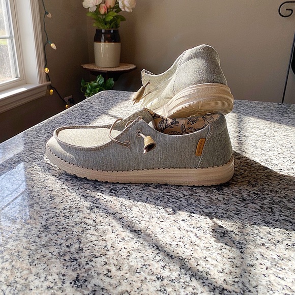 Hey Dude Shoes - ♥️💖 Hey dude Women’s Wendy Stretch Steppa Size 8